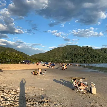 Linda casa na Lagoinha a 150m da praia, 4 suítes, 16 hóspedes com roupa de cama, condomínio Salga-2